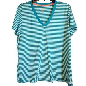 EUC Reebok Lightweight Play Dry T-Shirt